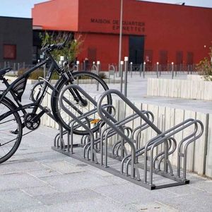 rastrelliera per biciclette a pavimento