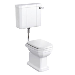 WC da appoggio / in ceramica / con maniglia a leva / con cassetta a zaino