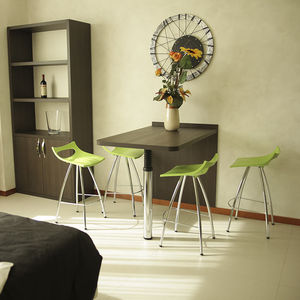 tavolo alto moderno