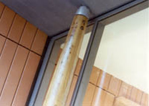 pilastro in legno