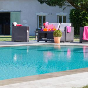piscina in cassaforma in polimero