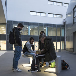 sgabello contemporaneo
