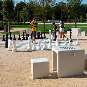 sgabello contemporaneo