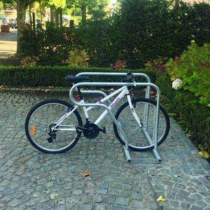 rastrelliera per biciclette a pavimento