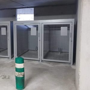 pensilina per biciclette in acciaio