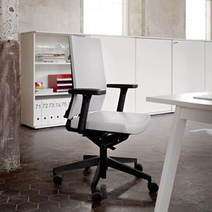 poltrona da ufficio moderna / in tessuto / con rotelle / con base a stella