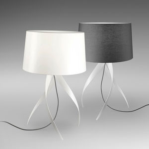 Lampada da tavolo TALK Leds C4 moderna in alluminio Lampada da tavolo TALK Leds C4 moderna in alluminio