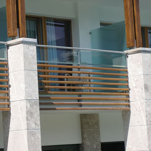 balcone pannelli in vetro
