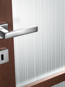 porta da interni / battente / in legno / vetrata