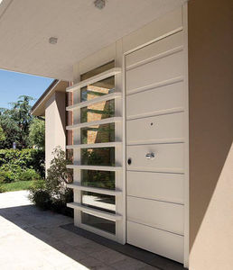 porta d'ingresso / battente / in MDF / in acciaio