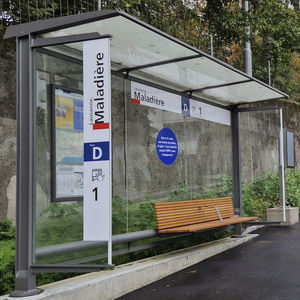 pensilina per fermata d'autobus in vetro