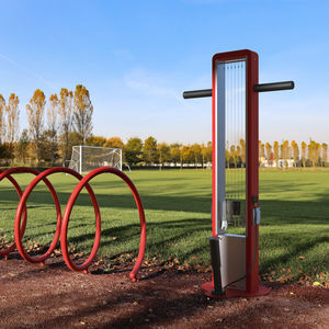 stazione di riparazione biciclette in acciaio