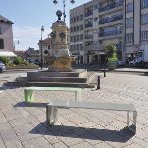 panca per spazi pubblici contemporanea