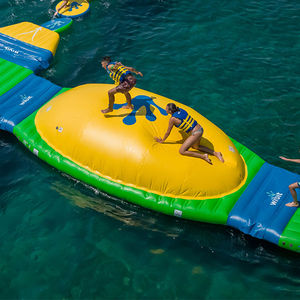 gioco gonfiabile per piscina pubblica