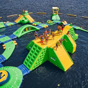 gioco gonfiabile per piscina pubblica