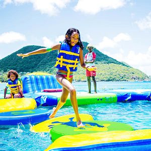 gioco gonfiabile per piscina pubblica