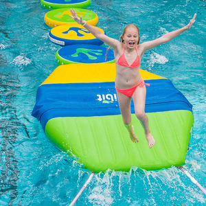 gioco gonfiabile per piscina pubblica