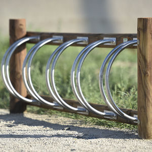 rastrelliera per biciclette a pavimento