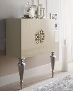 credenza con piedi alti / classica / in legno