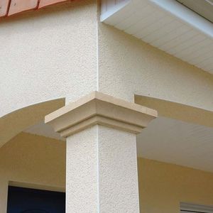 capitello in pietra ricostituita