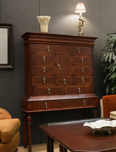 credenza con piedi alti