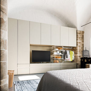 armadio moderno / in legno laccato / in vetro / a porte scorrevoli