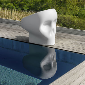 poltrona design originale / in polietilene / bianca / nera