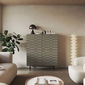 credenza con piedi alti 1