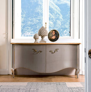 credenza in stile