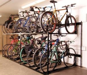rastrelliera per biciclette a pavimento