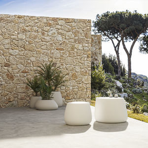 sgabello in polietilene 1