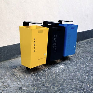 pattumiera pubblica / in lamiera d'acciaio / con portacenere integrato / moderna
