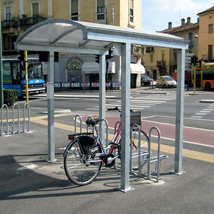 pensilina per biciclette con copertura in policarbonato