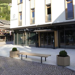 panca pubblica / moderna / in legno / in acciaio galvanizzato