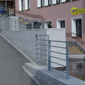 barriera di protezione / fissa / in acciaio / in acciaio galvanizzato