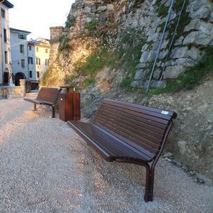 panca per spazi pubblici classica