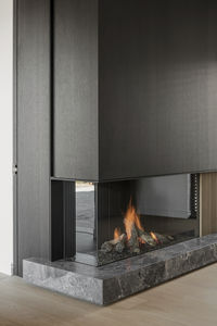 camino a gas / design / chiuso / ad angolo