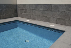 bordo di piscina in calcestruzzo 1
