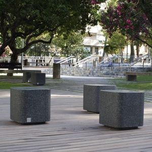 sgabello contemporaneo 1