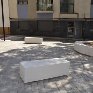 panca per spazi pubblici contemporanea 1