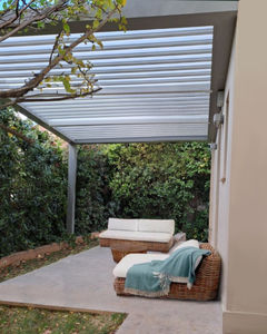 pergola addossata