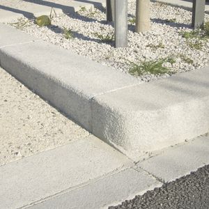 bordura per marciapiede / in pietra ricostituita / rettangolare