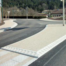 bordura per marciapiede / in calcestruzzo / lineare