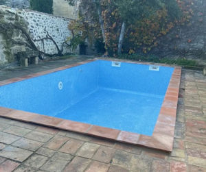 bordo di piscina in calcestruzzo