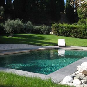 bordo di piscina in calcestruzzo