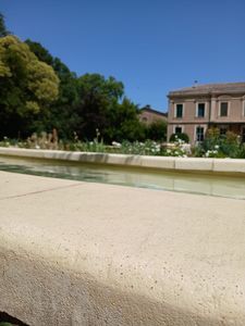 bordo di piscina in calcestruzzo