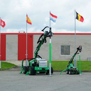 palo avvitato / elicoidale / in metallo / per container