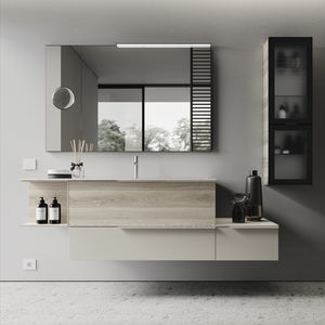 mobile da bagno con illuminazione integrata 1