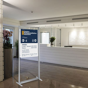 espositore autoportante