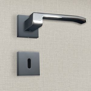 maniglia per porta 1